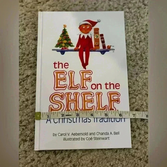 Elf on the shelf book - Picture 4 of 8